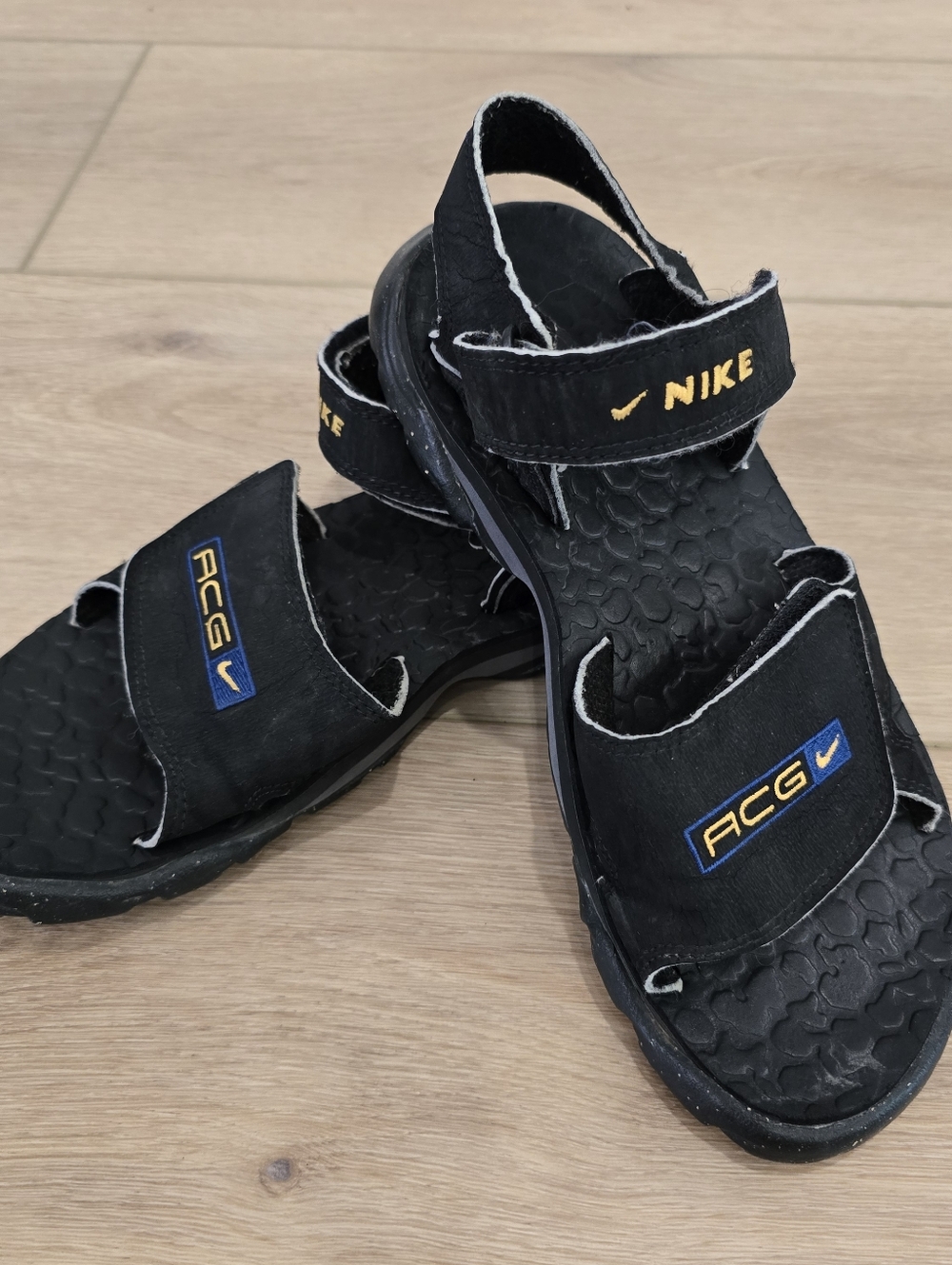 Nike ACG Air Deschutz Sandals Mens 8 Black Outdoor Hiking Beach Travel Shoes
